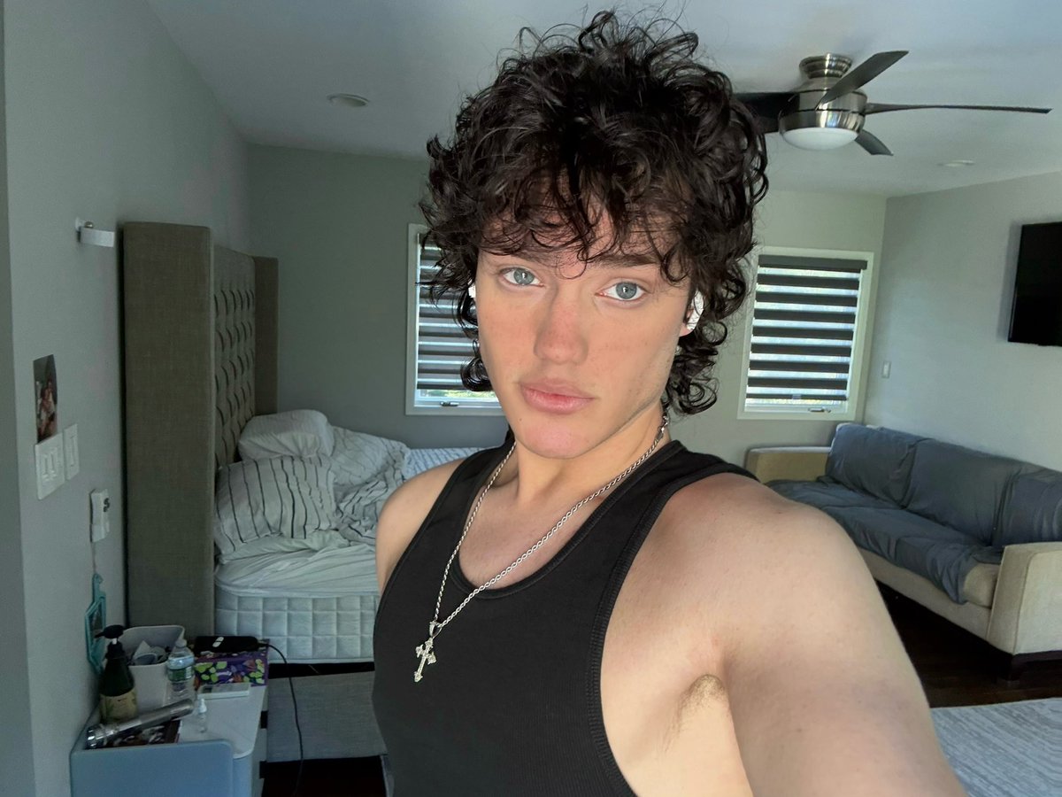 jayersts's tweet photo. good morning :p https://t.co/d1mfoIMSRo