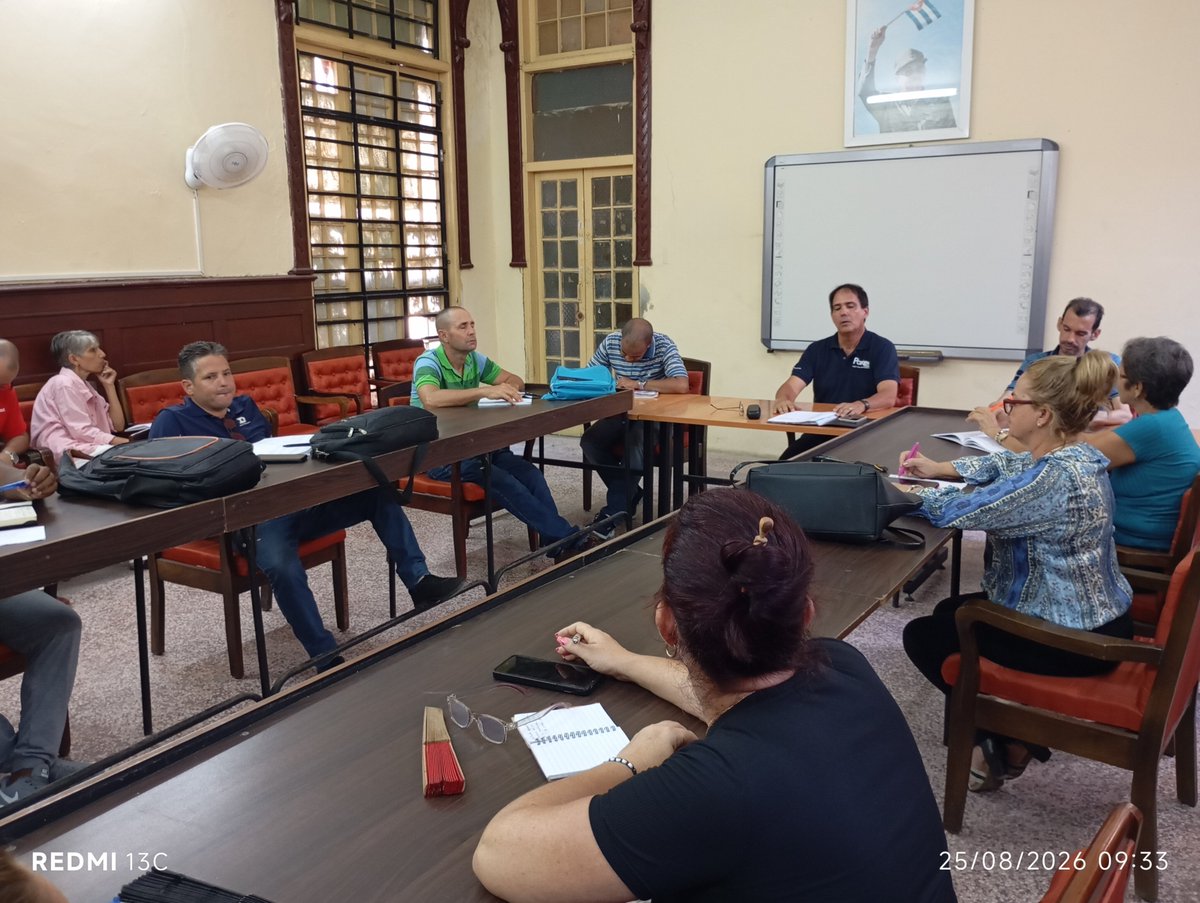 CfgosEducProvl's tweet photo. #Edusur 📢 ¡Ahora! Puntualiza el Consejo de Dirección de la #DPECienfuegos los aseguramientos para el inicio del curso 2026-2027 este #1roDeSeptiembre #RegresoALasAulas #CubaMined @DiazCanelB @naimatrujillob @Armandocv781123 @Yolexisrguez https://t.co/J636XFPzX6