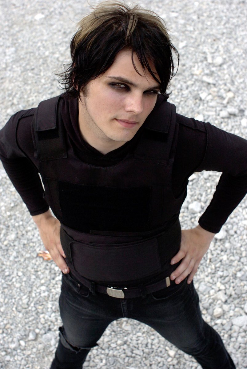 anna_gvf's tweet photo. i love gerard gay https://t.co/kkDWM42fXu