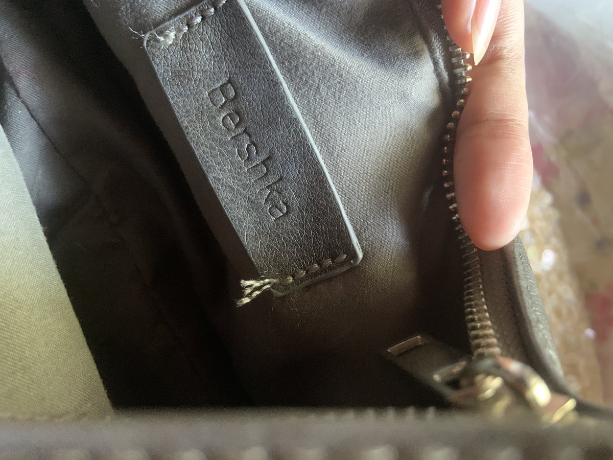 nabil44h's tweet photo. 🤍 preloved tas pribadi bershka nego aja berapa 
🤍colorbox shoulder newtag 160k aja
dom samarinda
bisa oyen 
dm for details babe💋🤍
#zonauangㅤ #prelovedtas https://t.co/oUG0KWnXSl