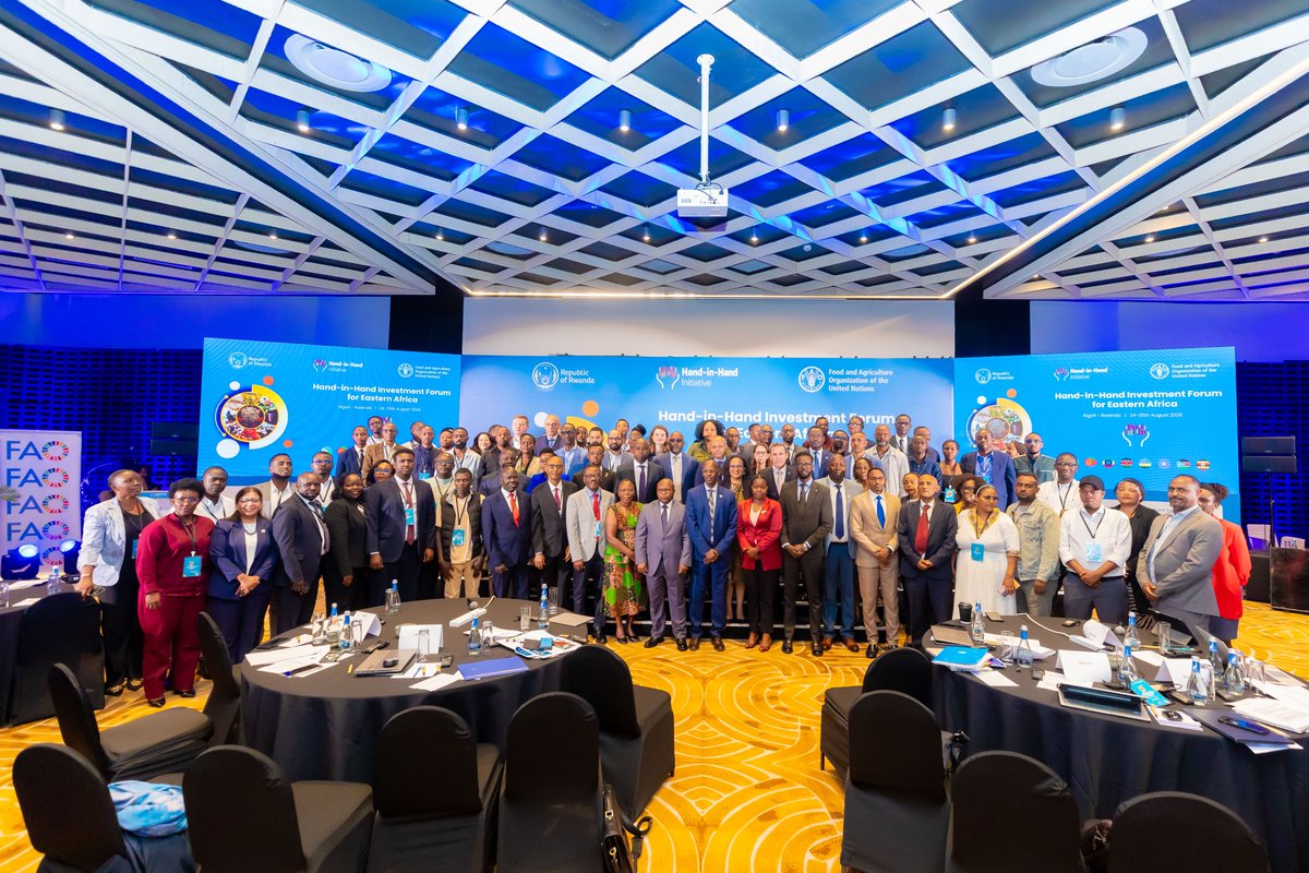 FAOSomalia's tweet photo. #Somalia is open for investment. At East Africa #HandInHand Investment Forum in Kigali, Somalia showcased USD 183M in opportunities across sesame, maize, dairy &amp; fodder chains, led by @MOASomalia &amp; @MoLFR_SO, to benefit 3.5M+ farmers &amp; pastoralists and transform agrifood systems. https://t.co/6BRlSLNEFe