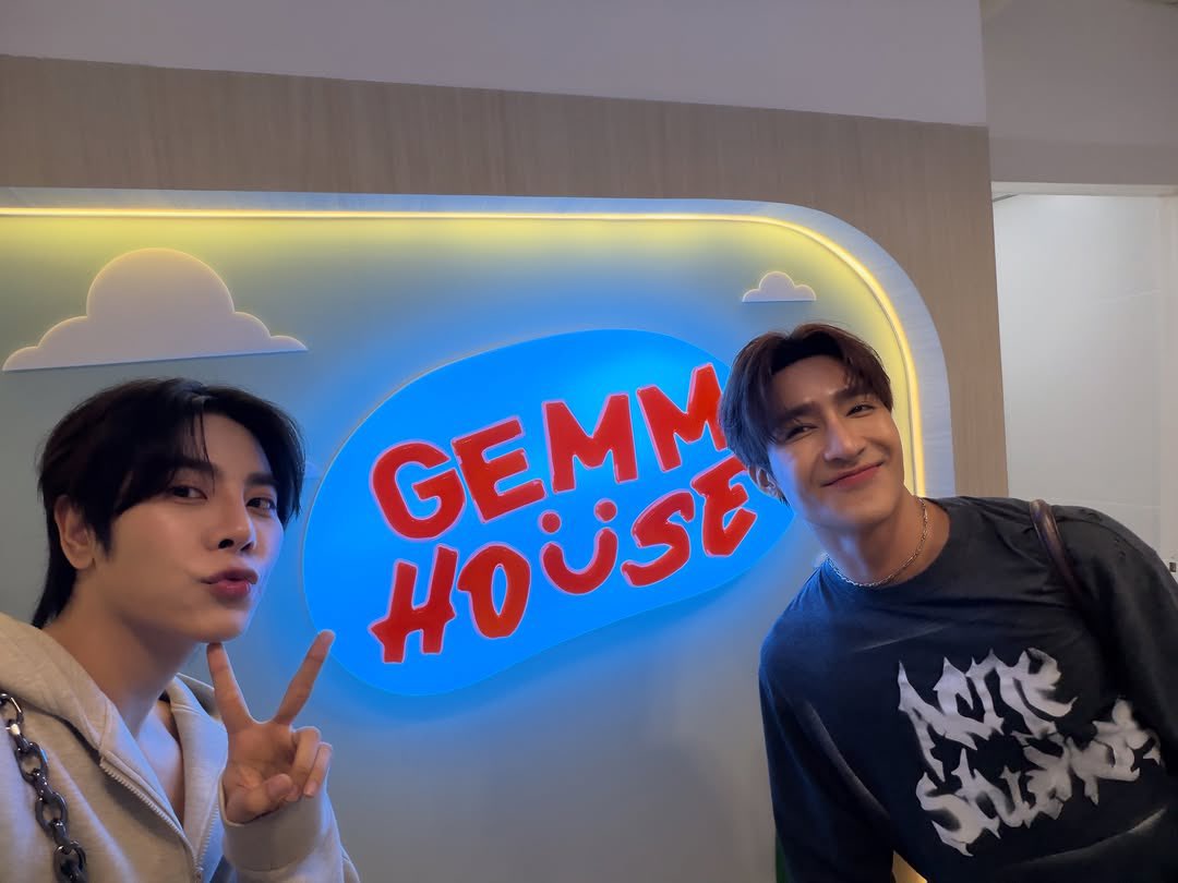 MixOfficialFC's tweet photo. 25/08/26 

IG : theearthe ( Update )

ป๋ากับอ้วนน้อยแวะไปชิมเนื้อโอ้นงับ 🩵

@wixxiws #mixxiw ♡ 
𖥦 #เอิร์ทมิกซ์ , #EarthMix https://t.co/ILUf1X614E