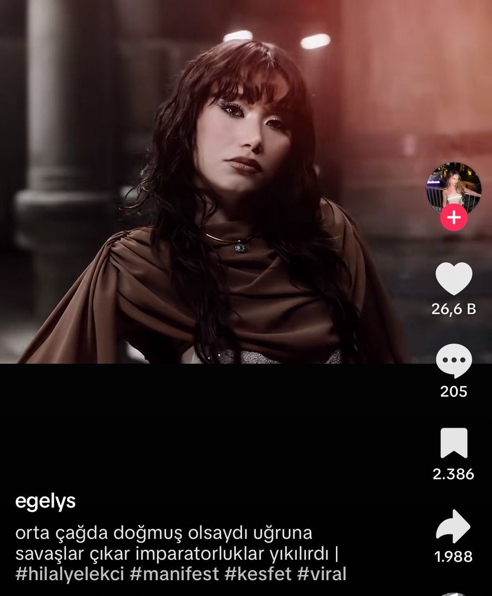 MuratSaricaTR's tweet photo. Yeni nesilin her şeyi gibi güzellik anlayışı da beyinsizce. Hilal Yelekçi için imparatorluklar yıkılırmış. 😂 Şöyle söyleyeyim, 1 kilo armutun bile imparatorlukları yıkma ihtimali bu kızdan daha yüksek olurdu. https://t.co/q7qza1vB55