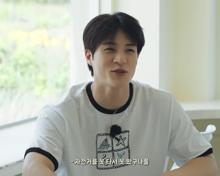 FILESLJN's tweet photo. most handsome guy #jeno 🤍 https://t.co/7eFJce5Gp4