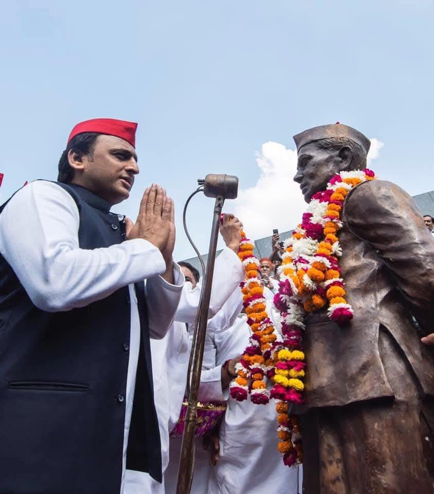 yadavakhilesh's tweet photo. भाजपा सरकार है या दुकानदार? 

अब उप्र की भाजपा सरकार ने लखनऊ के JPNIC (जय प्रकाश नारायण इंटरनेशनल सेंटर) को निजी हाथों में सौंपने का निर्णय कैबिनेट में ले लिया है। 

अब तो बस सरकार को ही ठेके पर देना या बेचना बचा है।

‘कमीशन’ भ्रष्ट भाजपा की गाड़ी का तेल-पानी है और ‘निजीकरण’ उसका जुगाड़।