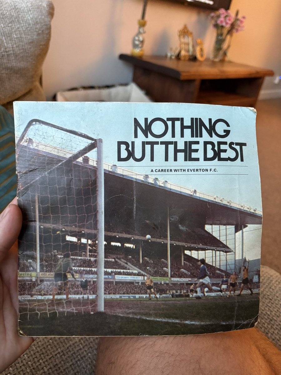 mdh_1878's tweet photo. Fella who works with my father in-law was on the books in the mid 70’s as a kid trying to break through. 

Here are a few pages from is his welcome brochure that he let me borrow to look through. 

Love stuff like this. 💙

@EvertonHeritage https://t.co/yoAIemtVLH