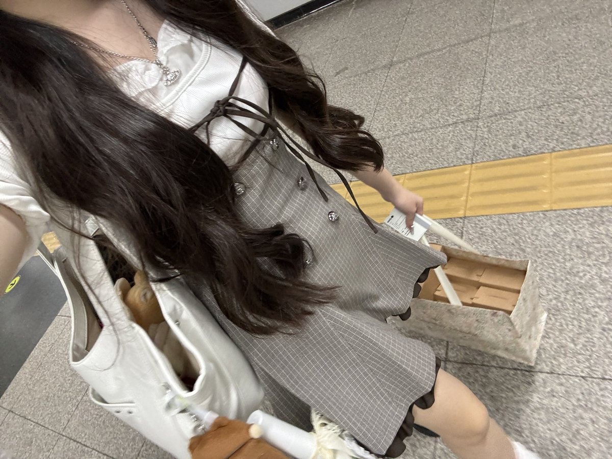 dong_a08's tweet photo. #시즈니_트친소 #시즈니 #트친소

트붐인 것 같아서 올려바용! 오프 뛰는 거 좋아하는 해프랑 친해질 사람 구해용… ᗒᗣᗕ 나이 상관 없어용 .◜◡◝ 트친들 인알 플리즈🥹

♡-f
rt-dm https://t.co/fOJeibh6ue