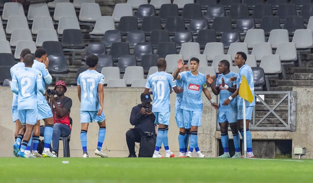 MatakanyeJuwas's tweet photo. Betway Premiership Results
Orlando Pirates 2-0 Sekhukhune United Chippa United 1-1 Siwelele
Kruger United 0-2 Durban City
#Amakhosi4life #AlwaysHome #OnceAlways #BetwayPrem #MatakanyeRobert #Masandawana #HebeUsuthu #BabinaNoko https://t.co/1fuhQya33x