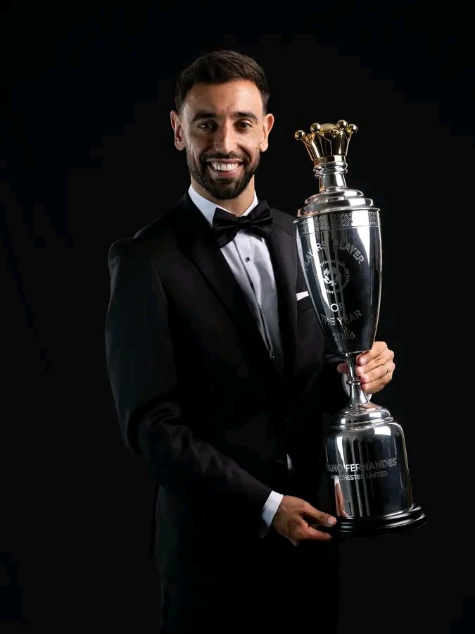 Ftips_'s tweet photo. @PFA @goal @B_Fernandes8 @ManUtd @selecaoportugal Never in doubt https://t.co/ePgbXVhjuf
