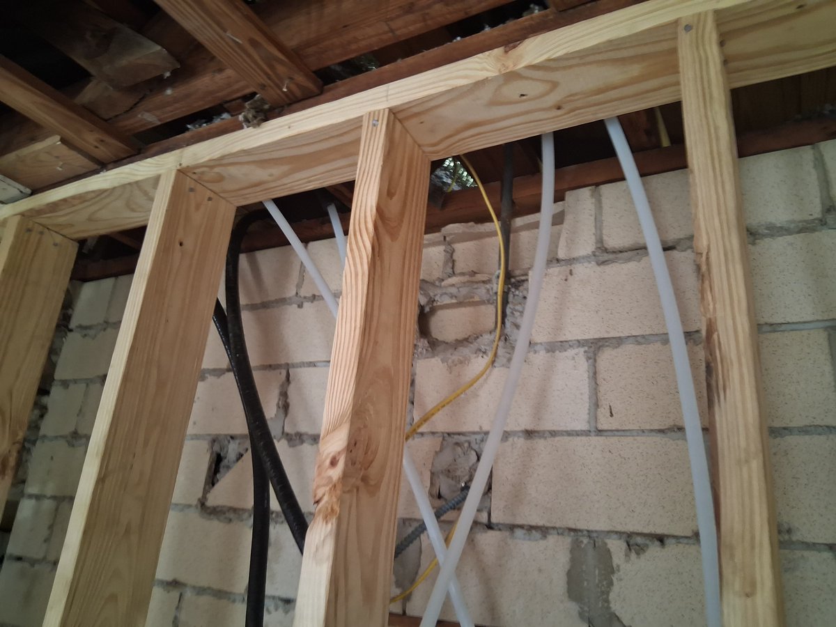 o3structural's tweet photo. one of the fun things about running a structural clinic is seeing materials that aren't in use any more, like hollow building tile

thank heaven for the internet and for the handbook of hollow building tile construction, originally from 1920

https://t.co/hmiosusPG0 https://t.co/7gcnJZ1iQX