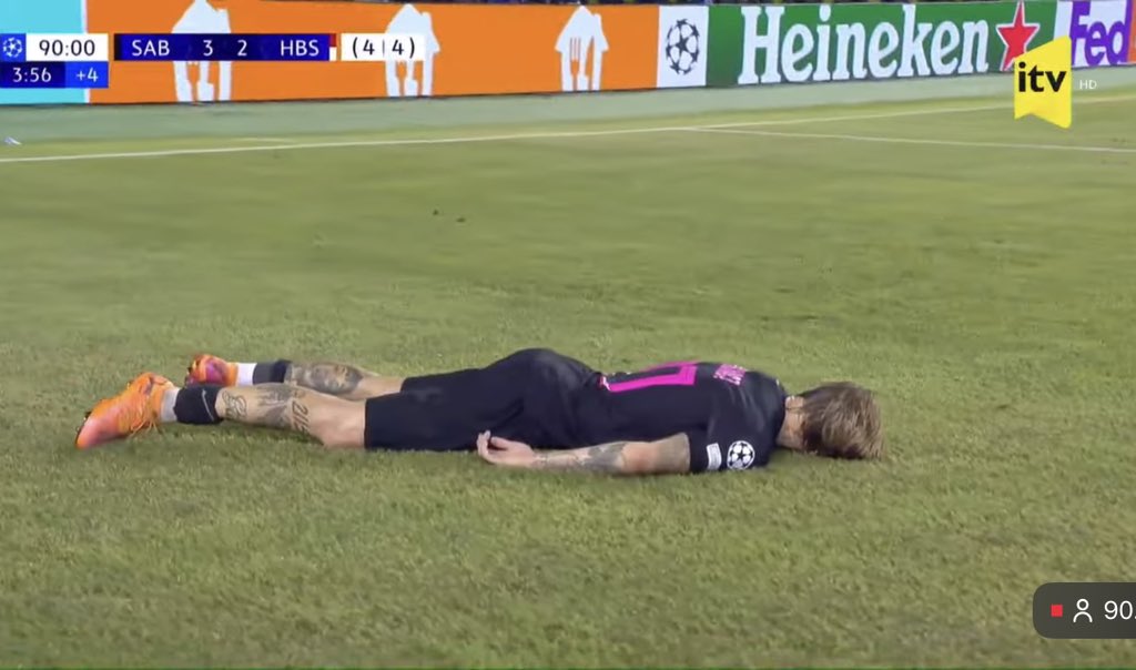 unnamedbutalone's tweet photo. That is an iconic photo!

Sabah’s 🇵🇱 Polish left-back Tymoteusz Puchacz got his fifth assist in eight UCL games and kept his team alive in that moment.

He joined Sabah in January and already has 17 assists in 42 games!

That’s what it looks like when a player gives everything for the team.