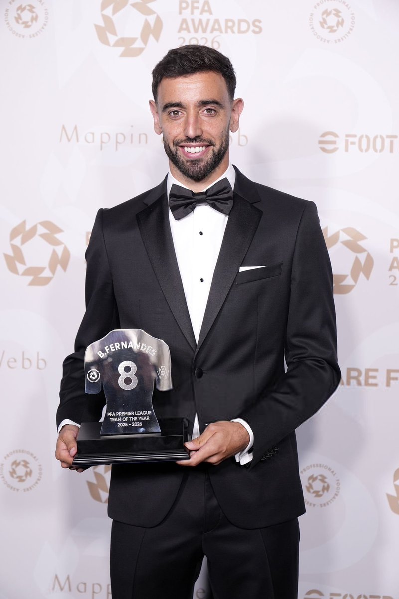 FrankEra_'s tweet photo. 🚨🎙️ | Bruno Fernandes on whether he would swap his individual prizes for a team one:   

“Quite obvious, everyone would say the same. We do NOT play tennis." https://t.co/wvBusIsgBt