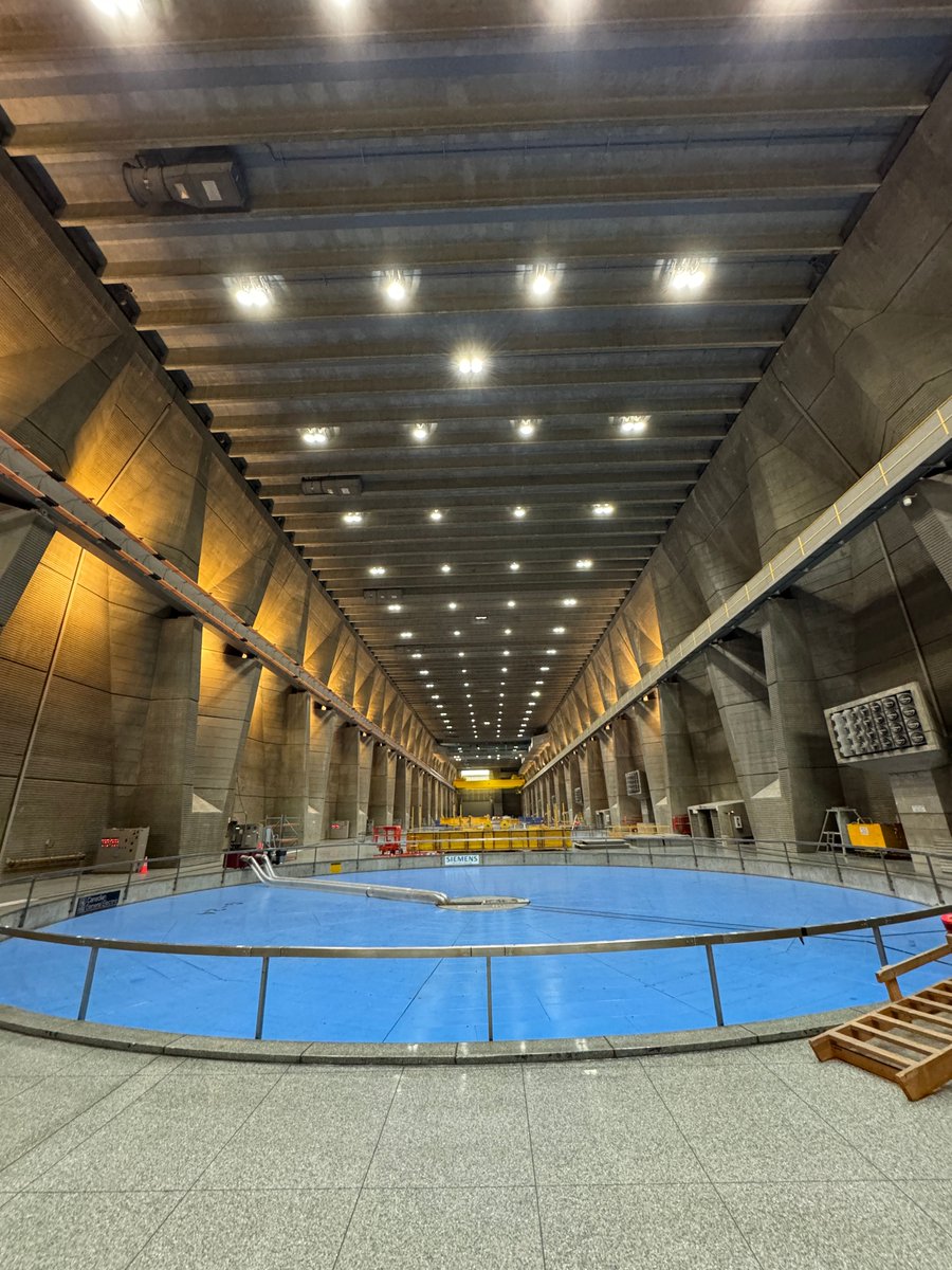 usbr's tweet photo. Hydropower:⚡Meet the Bureau of Reclamation’s largest.  

Grand Coulee Dam is BIG:  

⚡ 6,809 MW of generating capacity  
⚡ 33 generators  
⚡ 20 billion kWh average annual generation  
⚡ Power for about 2 million homes/year  
📏 550 feet tall  
📏 Just 57 feet short of a mile long  

Dam impressive. Powerfully Reclamation. ⚡  

📸1: Grand Coulee Dam spans the Columbia River in Washington state as water flows over the spillway.
📸2: Generating units line the John W. Keys III Pump-Generating Plant at Grand Coulee Dam in Washington state.
📸3: Generating units line the Right Powerhouse at Grand Coulee Dam in Washington state.
📸4: The Nathaniel “Nat” Washington Power Plant at Grand Coulee Dam in Washington state houses some of the dam’s largest generating units.

#Hydropower #HydroWorks #Reclamation