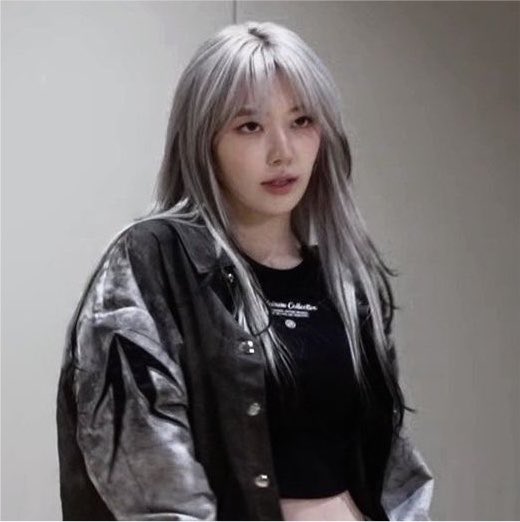 chaewanniee's tweet photo. can i also propose sakura miyawaki as black cat https://t.co/J4Xypjpb1b