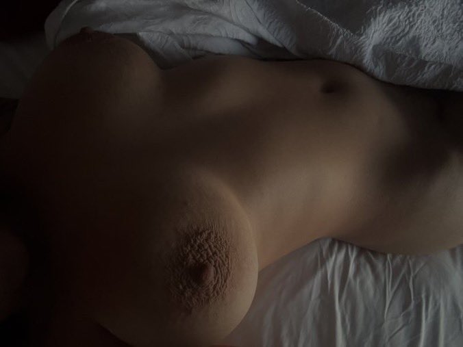 thicksweetness0's tweet photo. Why am I so horny on a Tuesday morning fgs😫😩🥶🥶🥵💦💦#milwaukee #mke #nsfwtwtًً https://t.co/n6WHMx92KV