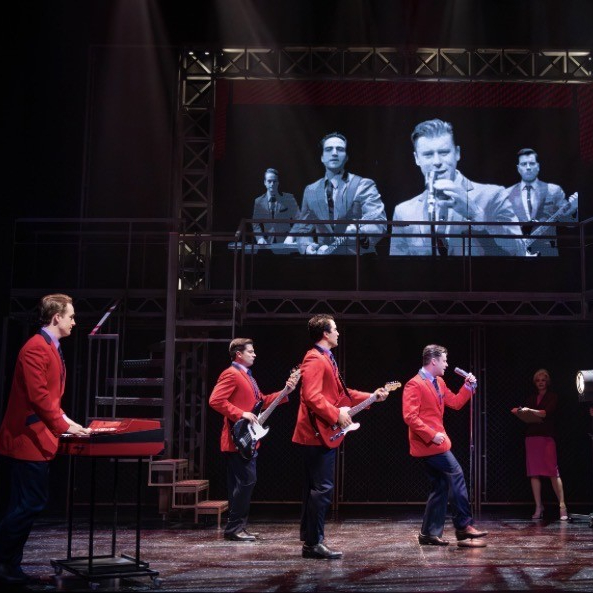 FairyPowered's tweet photo. #REVIEW
#5* from Rachel Clark for Jersey Boys at Wycombe Swan
“A must go and see”
https://t.co/lvvujoAXWx
#JerseyBoys #WycombeSwan #Wycombe #LukeBaker #CarlBoumouglbay #LewisKennedy #TobyMiles #MarshallBrickman #RickElice #DesMcanuff #fairypoweredproductions https://t.co/48g5slBTq0
