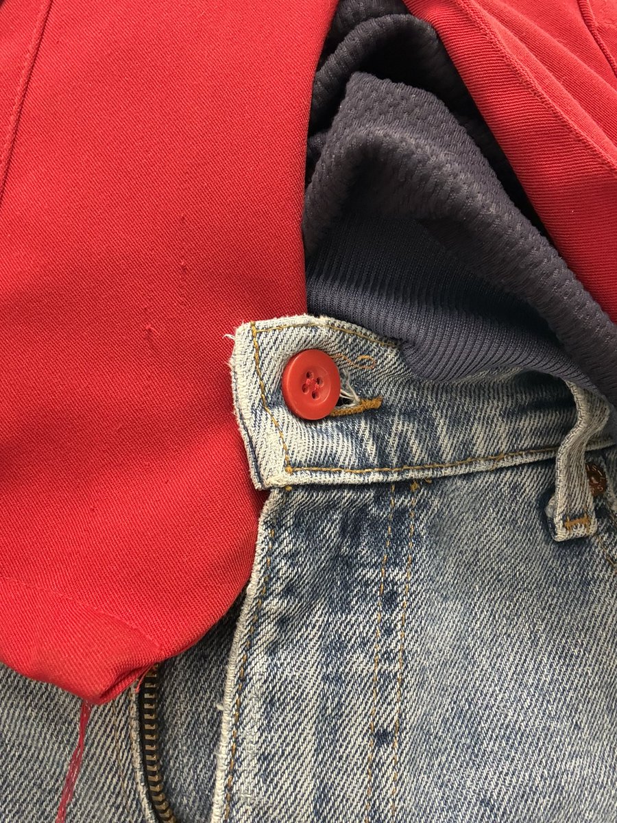 1fenlon's tweet photo. felt this horrible tightness in my neck when i tried to stand up straight and started panicking that i was gonna have to go see a doctor in the middle of the work day but it Turns out i couldnt stand up straight because i buttoned my pants with my the bottom one on my work vest https://t.co/Pp3yZgEXeD