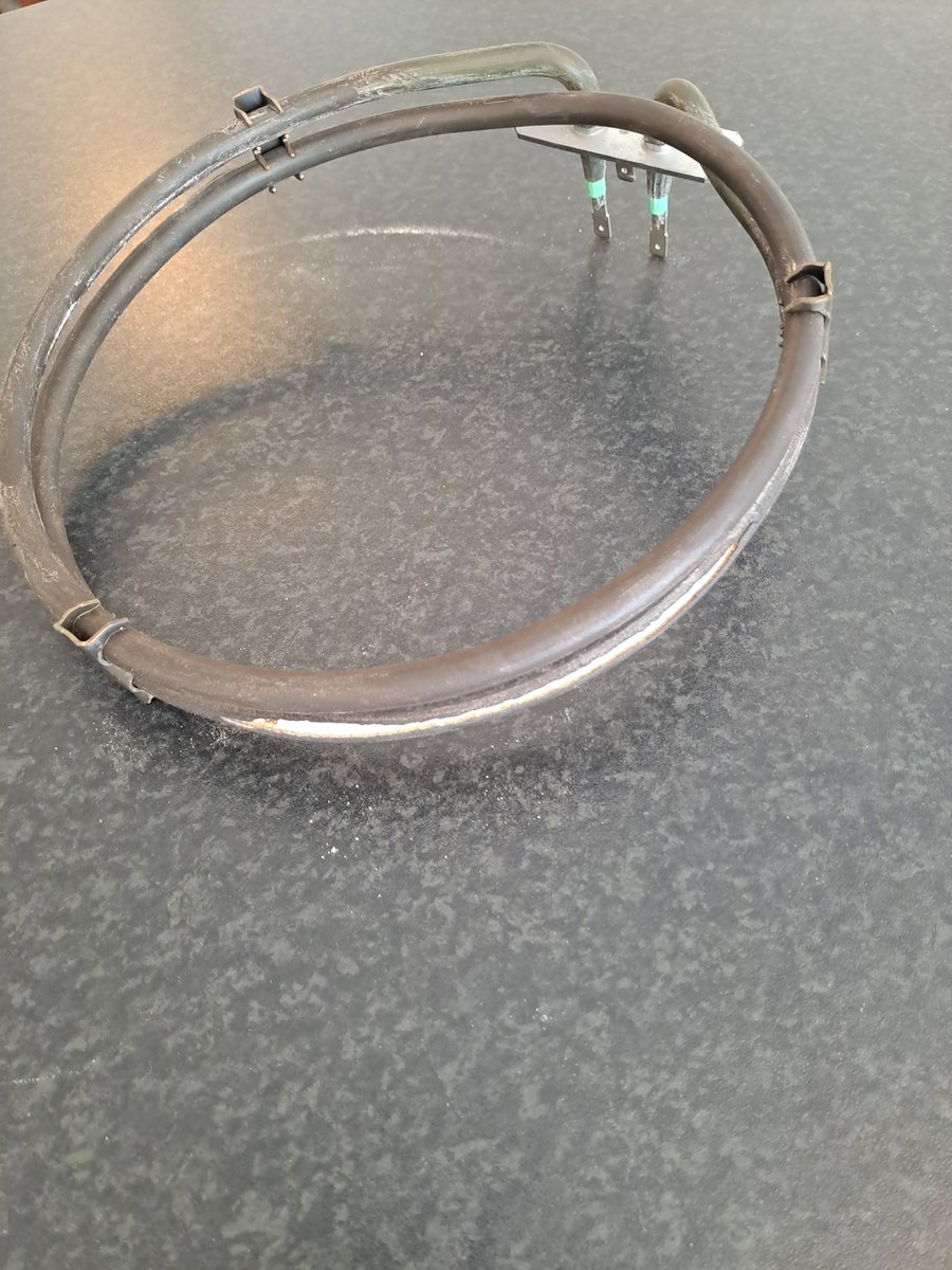 john18321710's tweet photo. New oven fan heater element fitted, that saved me 500 quid 💪 now my son can have some dinner when he comes home ❤️ https://t.co/J39U7LbbAz