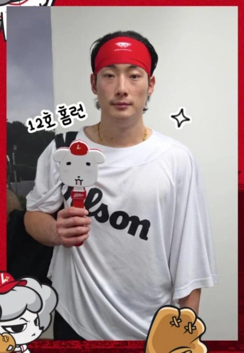 0_LANDERS_0's tweet photo. 최지훈 요즘 쓱리네컷 출연이 잦으시다 
매우 좋음 https://t.co/95g2pdaBeN