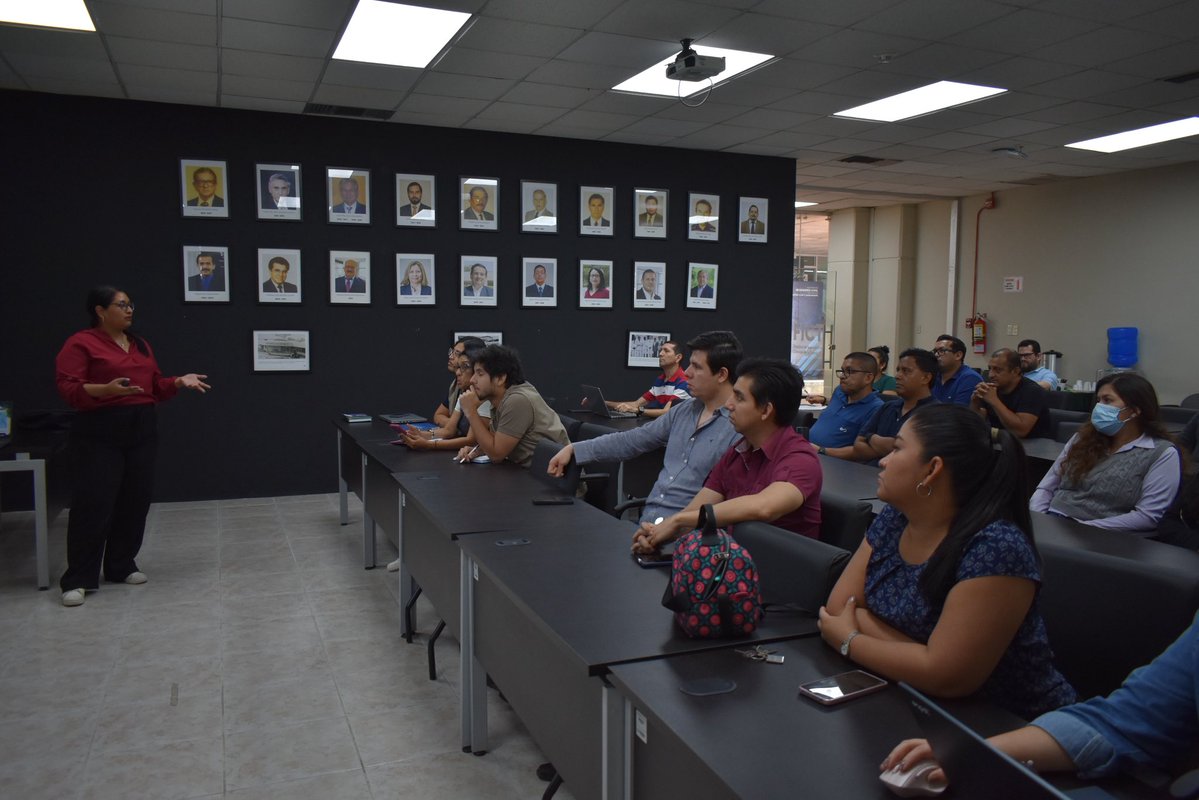 FictESPOL's tweet photo. ♻️🌱La ESPOL fortalece una cultura de sostenibilidad en FICT con una charla sobre reducción, separación y gestión responsable de residuos.

🤝La jornada también destacó el aporte de los recicladores de base y la importancia de una gestión inclusiva.

🔗https://t.co/6HsFCBvDrB https://t.co/yAeqNnMzes