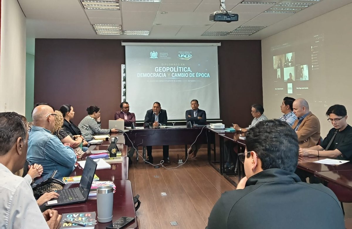 UAC_PoliticaUAZ's tweet photo. 🌎 Inició el “Diplomado en Geopolítica, Democracia y Cambio de Época” de la UACP-UAZ

La primera sesión reunió a 27 participantes, con presencia en Zacatecas y conexiones desde CDMX, Jalisco y Querétaro

Comienza un espacio de formación, diálogo y análisis 🎓

#UAZ #UACP https://t.co/1ltt7DBljQ