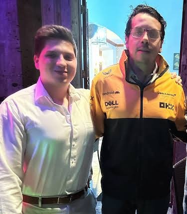Changolion_'s tweet photo. @ZuritaCarpio El tapon y la rocio

Con su churpia @EmilioVallejoRL 

alv https://t.co/FqdnI6eRyp