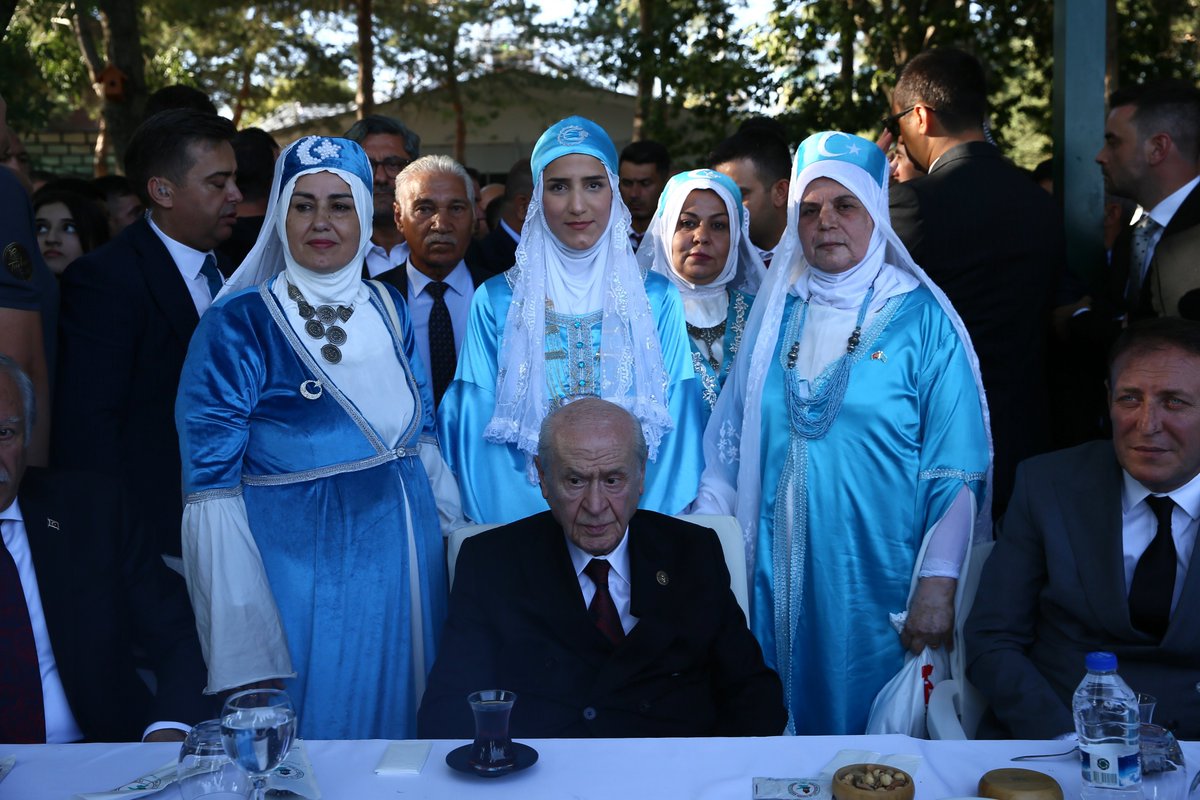 ayyildirim1's tweet photo. Liderimiz Sayın Devlet BAHÇELİ, Bitlis'in Ahlat ilçesinde vatandaşlarımızla bir araya geldi. https://t.co/Tso53Sd68G
