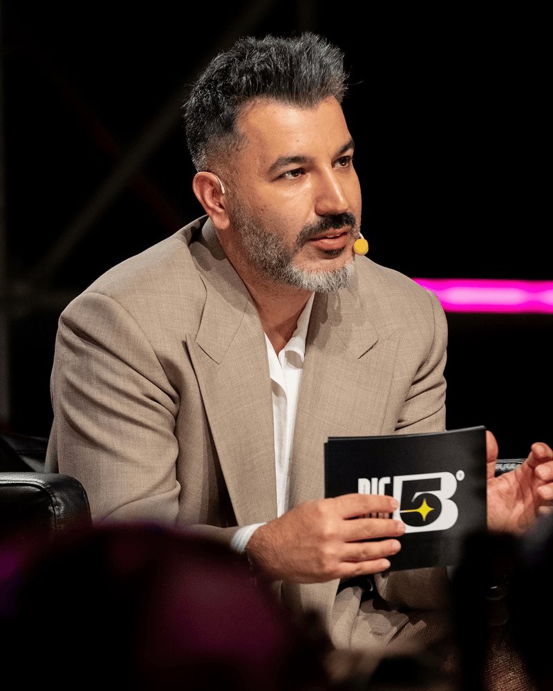 iconmedyaa's tweet photo. Manifest üyelerinin, Tolga Akış'ın ilişkilerine karışmasından rahatsız olduğu ve bu duruma ortak kararla rest çektiği iddia ediliyor. https://t.co/cJzSiNzFY5