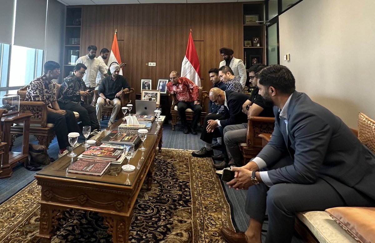 AmbChakravorty's tweet photo. Constructing the Mumbai-Malang Creative Economy Corridor. Exciting new possibilities of AI Content Sandbox, Indian Technology &amp; Investment to make Indonesian content: cinematic quality, local stories. https://t.co/WDPDUvefxZ