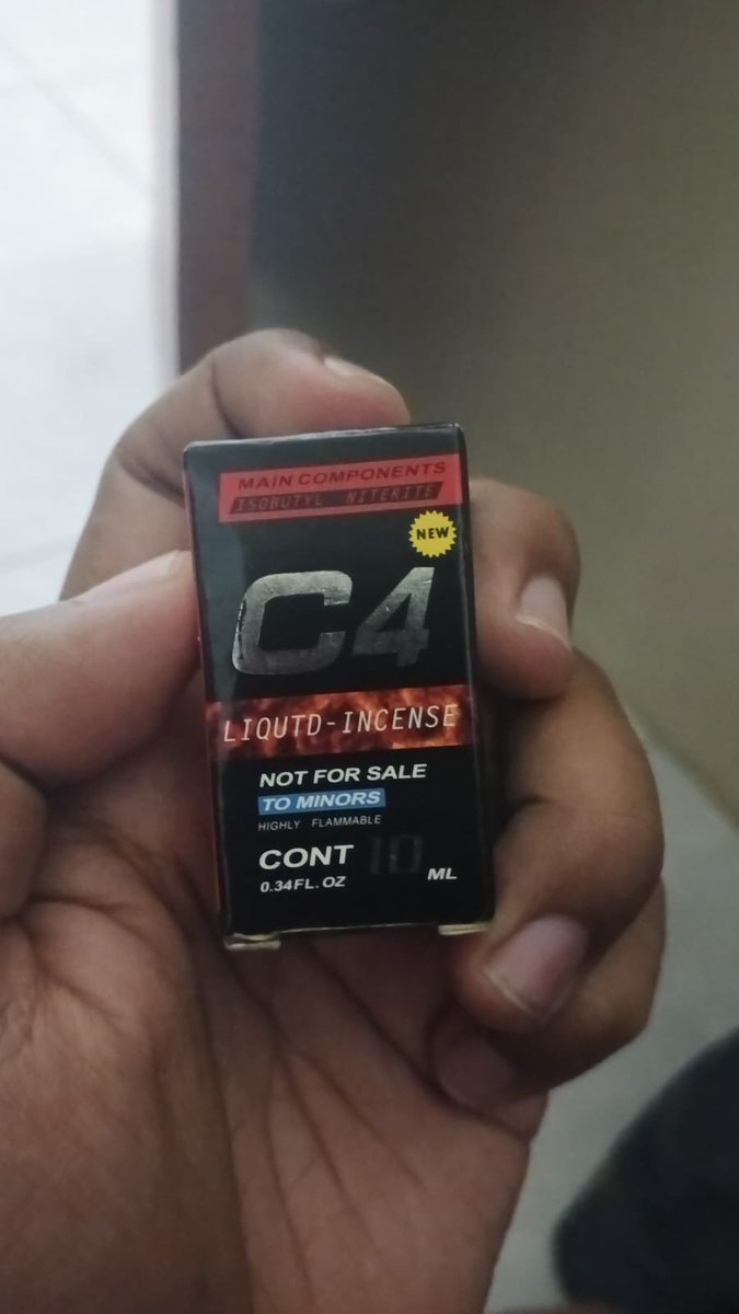 DICKLuvers's tweet photo. Abis nyoba Poppers C4 merah, ga enak, ga terlalu bikin naik + efek capek nyeri ke badan.... Gilaa... sampe 2 hari baru ilang

Rating :
2/10

Paling cocok sbg VT :
• Jacked 
• C4 Silver https://t.co/h3vmFS0dod