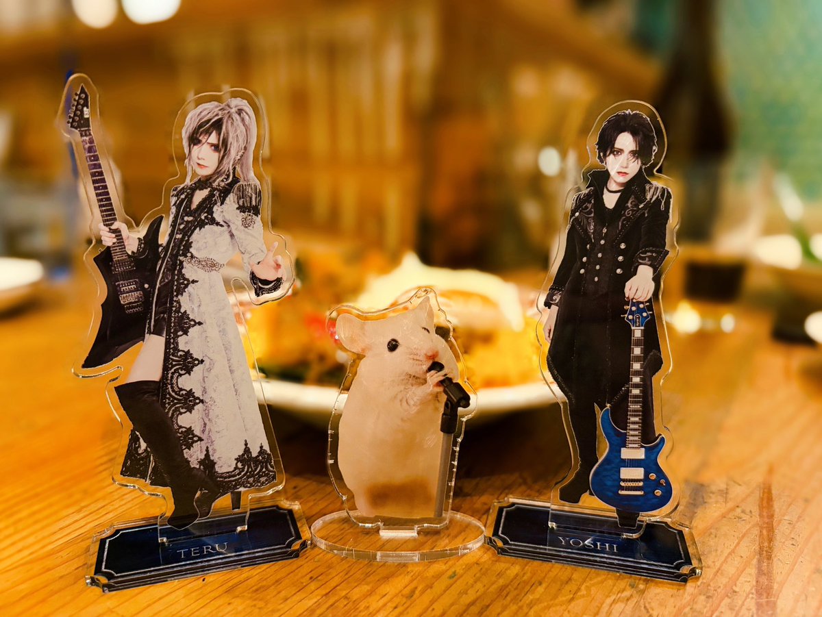TERUofficial's tweet photo. YOSHIくん、スタッフさん達と10月30日のハロウィンイベントの打ち合わせしてきたよっ！！(。・_・。)/🎃🦇👻 https://t.co/4IjtJwGTG8