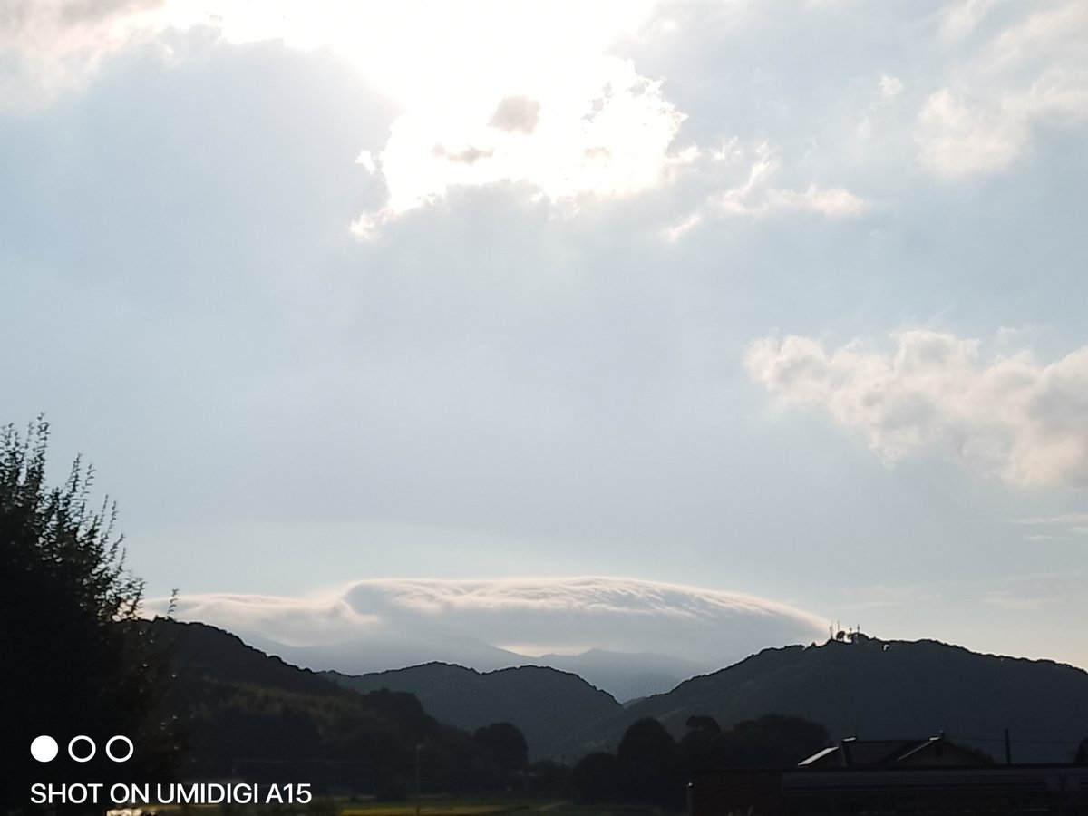 unriyu's tweet photo. ☀️𝐺𝑜𝑜𝑑 𝑚𝑜𝑟𝑛𝑖𝑛𝑔☀️

2026/08/27 朝から深呼吸3回

筋を伸ばす体操で

心身を健康にしましょう https://t.co/vEBQNTABv3