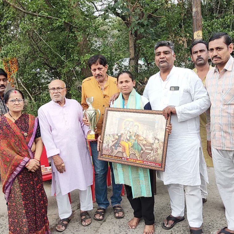 FabioPelais's tweet photo. पूर्व विधायक मनोज शुक्ला जी द्वारा भेजे गए सम्मान के लिए हृदय से आभार। https://t.co/5TG6syiuFm