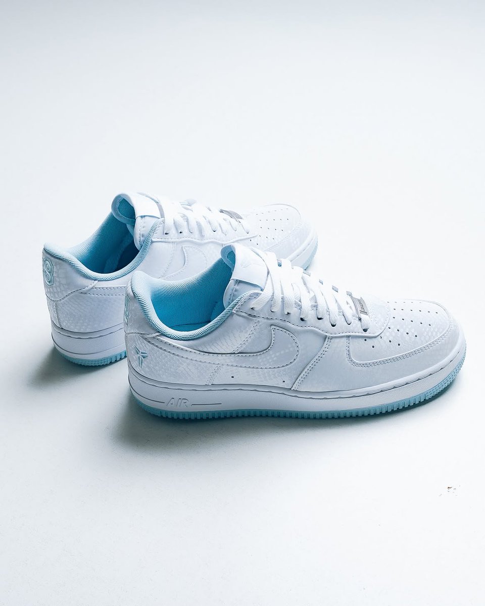 JustFreshKicks's tweet photo. Kobe x Nike Air Force 1 Low "Armory Blue" 💙 

https://t.co/5cLlB82QNJ https://t.co/tKnOxYIRWw