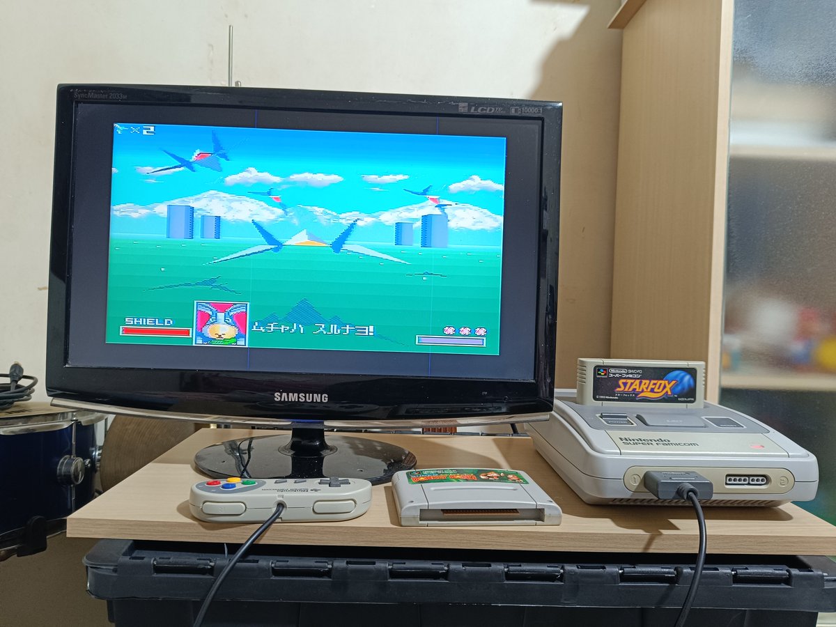PauloPi54389177's tweet photo. A @NintendoBrasil lançou o novo Star Fox para o #Switch2 , mas o primeiro #StarFox , para o Super Nintendo ou Super Famicom, continua sendo um clássico e garante muita diversão e aventura!
#nintendo #starfox #superfamicom #supernintendo #snes #switch https://t.co/4rP4GamOt4