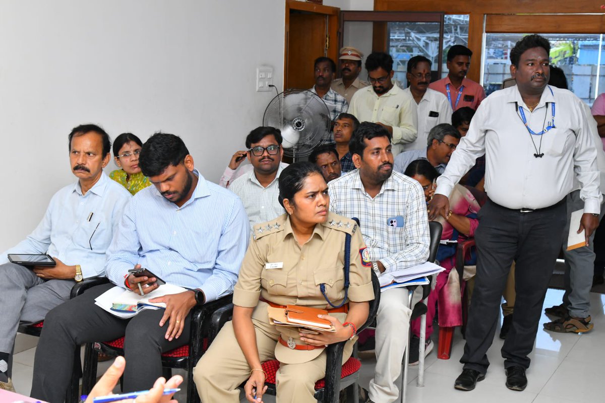 DRMTPJ's tweet photo. During the meeting, the DRM briefed the District Collector on the Railways’ plans and preparedness to handle the anticipated influx of pilgrims and ensure their smooth and safe movement. The District Administration shared its expectations and requirements from the Railways for effective pilgrim flow and crowd management during the festival. (2/2)