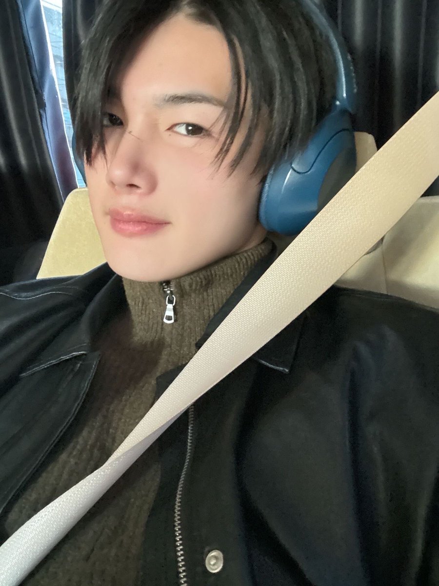 rikiiakari's tweet photo. first time doing a selca day #nervous 
#LUNÉSelcaDay #LUNÉJidoriDay #andTEAM https://t.co/vn7P8vl6iV