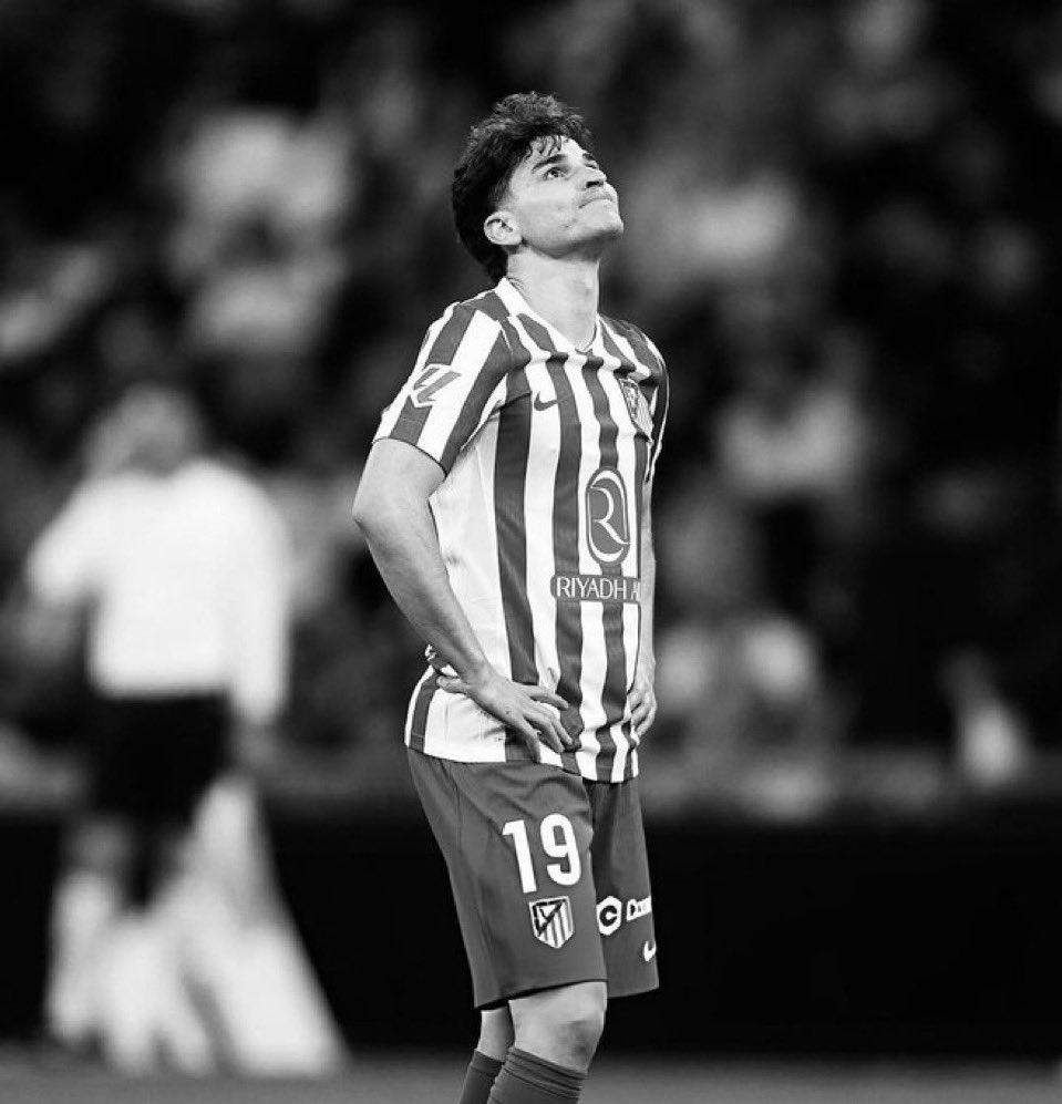 ashraf_culefcb's tweet photo. 🚨| روميرو: 

اجتمع جوليان مع كل الموجودين في أتلتيكو 

يقولون أنه كان يبكي أثناء الاجتماع و لم يستطع التحدث 🤐

اتلتيكو يعتقد ان برشلونة لا يستطيع تحمل تكاليف الصفقة 💶 https://t.co/qk8lL45KMn