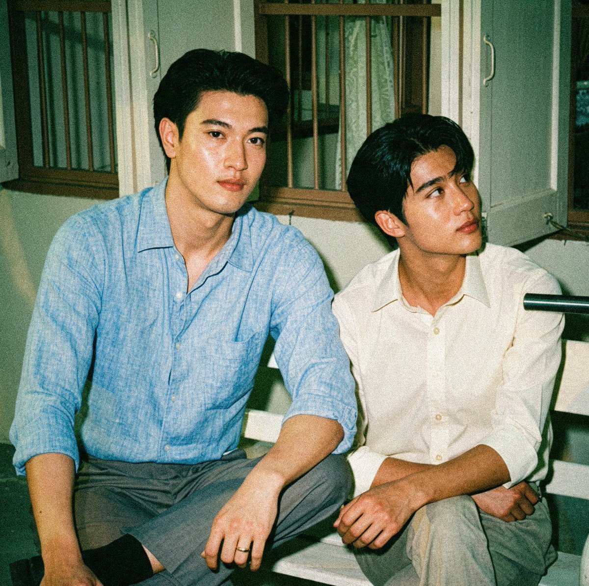 hereuarexielian's tweet photo. parece que eles estão nos bastidores de algums filme br dos anos 90 https://t.co/Arbwk0plm9