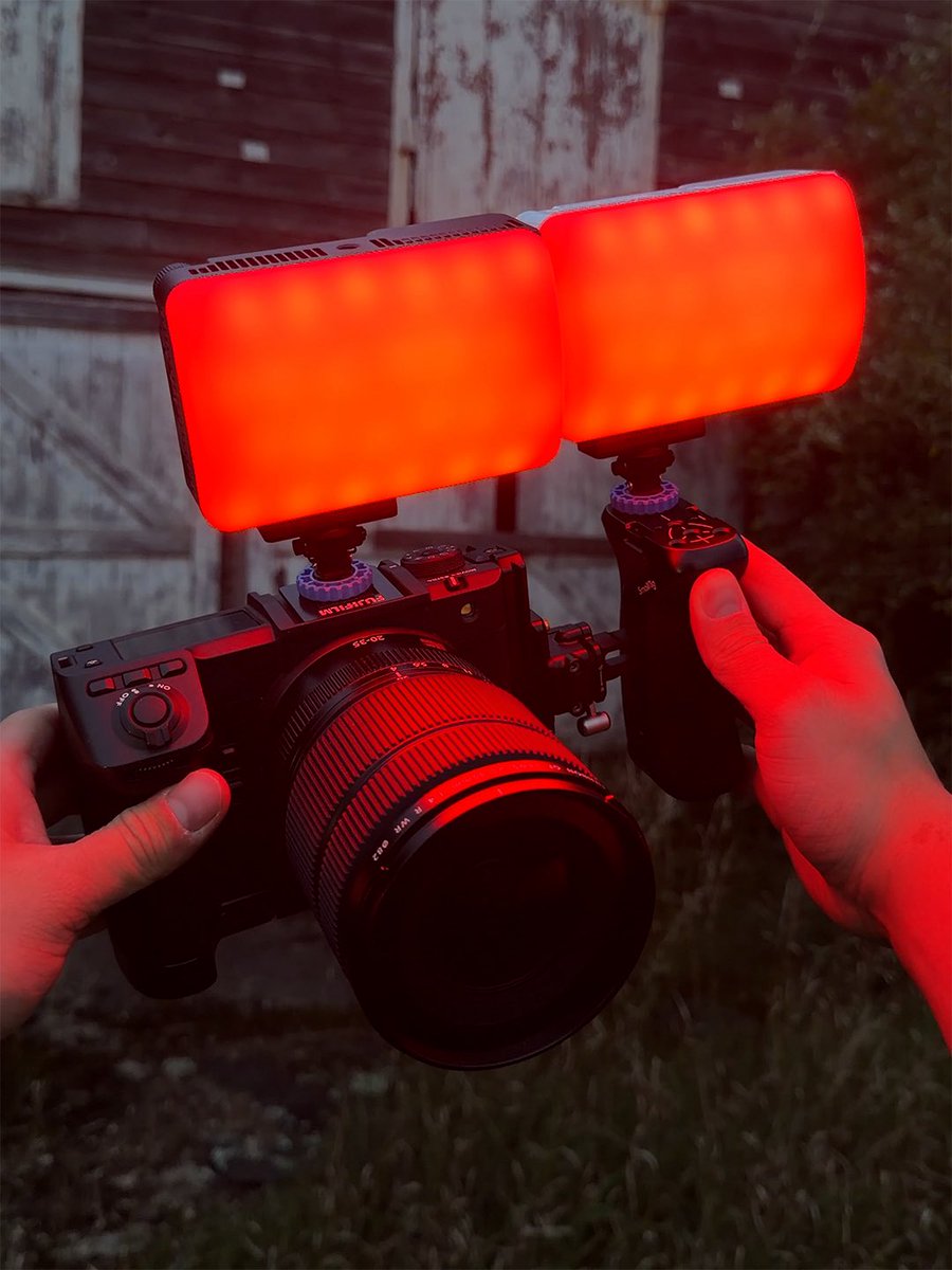 kyler_steele's tweet photo. the camera          vs          the photos https://t.co/OZonAoQN9M