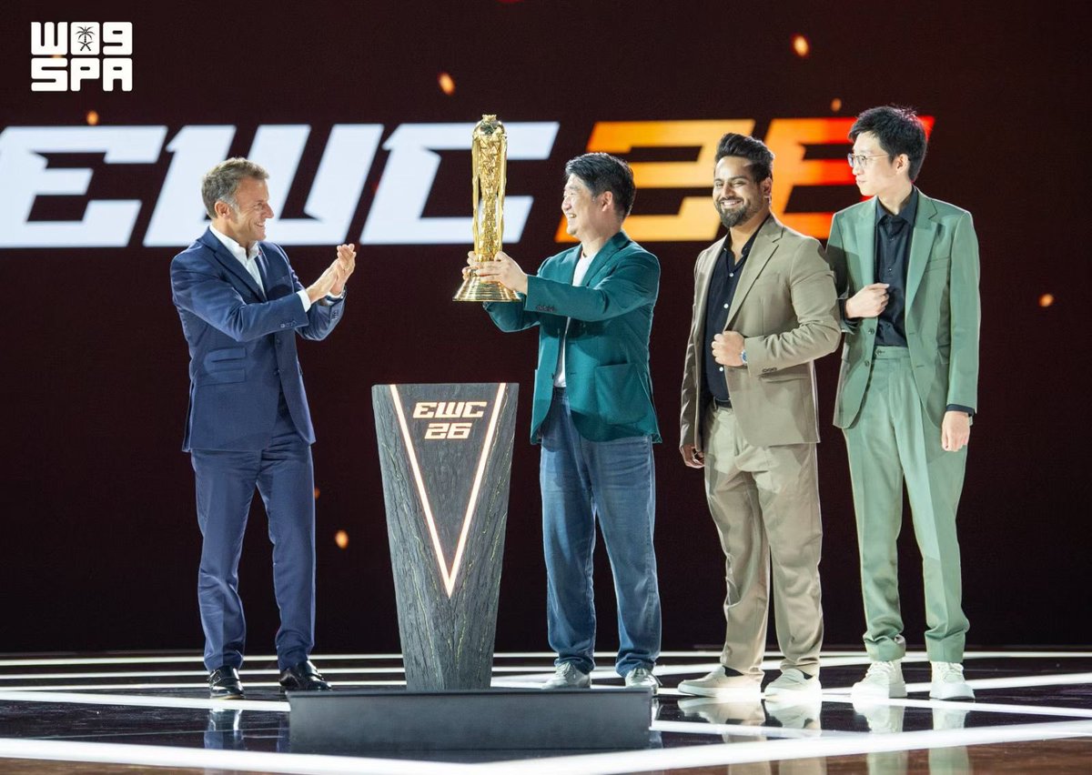 AGAlexChang's tweet photo. A historic moment for https://t.co/6aX69gdDur and Chinese esports. 🏆🇨🇳

As one of the representatives receiving the trophy, I’m incredibly proud to be part of this moment.

Thank you to every player, staff member and supporter who made this possible.

We did it.#EWC2026 https://t.co/ZRzPxzkDzc
