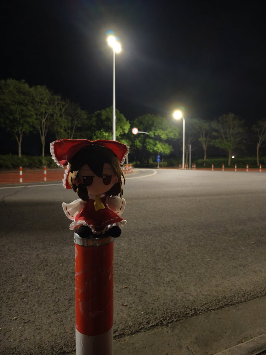 thPlayer458's tweet photo. Wandering with Reimu on the empty streets at CST 1:00 A.M. (GMT+8)……
The streets are so silent that there will be one moment when you have the illusion that the world is paused🤫 https://t.co/xTS8mT7Mut