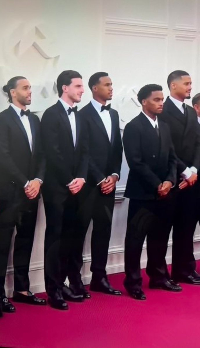 LogyBack's tweet photo. The Mandem https://t.co/eZEUykp4OJ