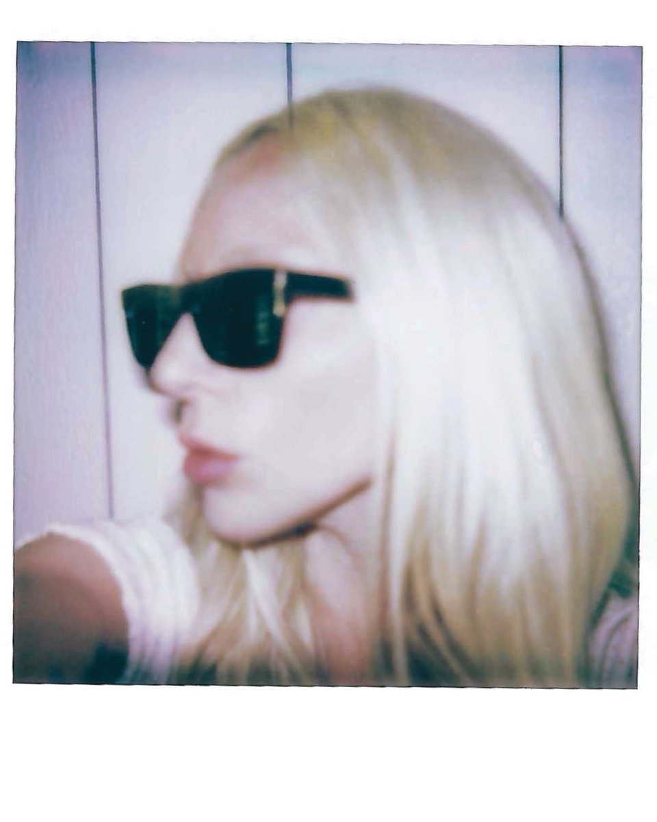 gagasourcelgs's tweet photo. Lady Gaga para a Haus Labs. https://t.co/FWF7riPZbf