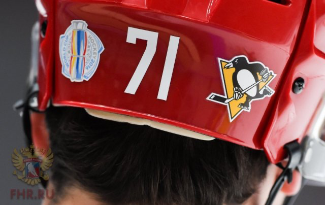 Crosbycakelover's tweet photo. he was playing for team russia with a pens sticker on his helmet i’m gonna go sob in a corner https://t.co/QIHVOdzbZN
