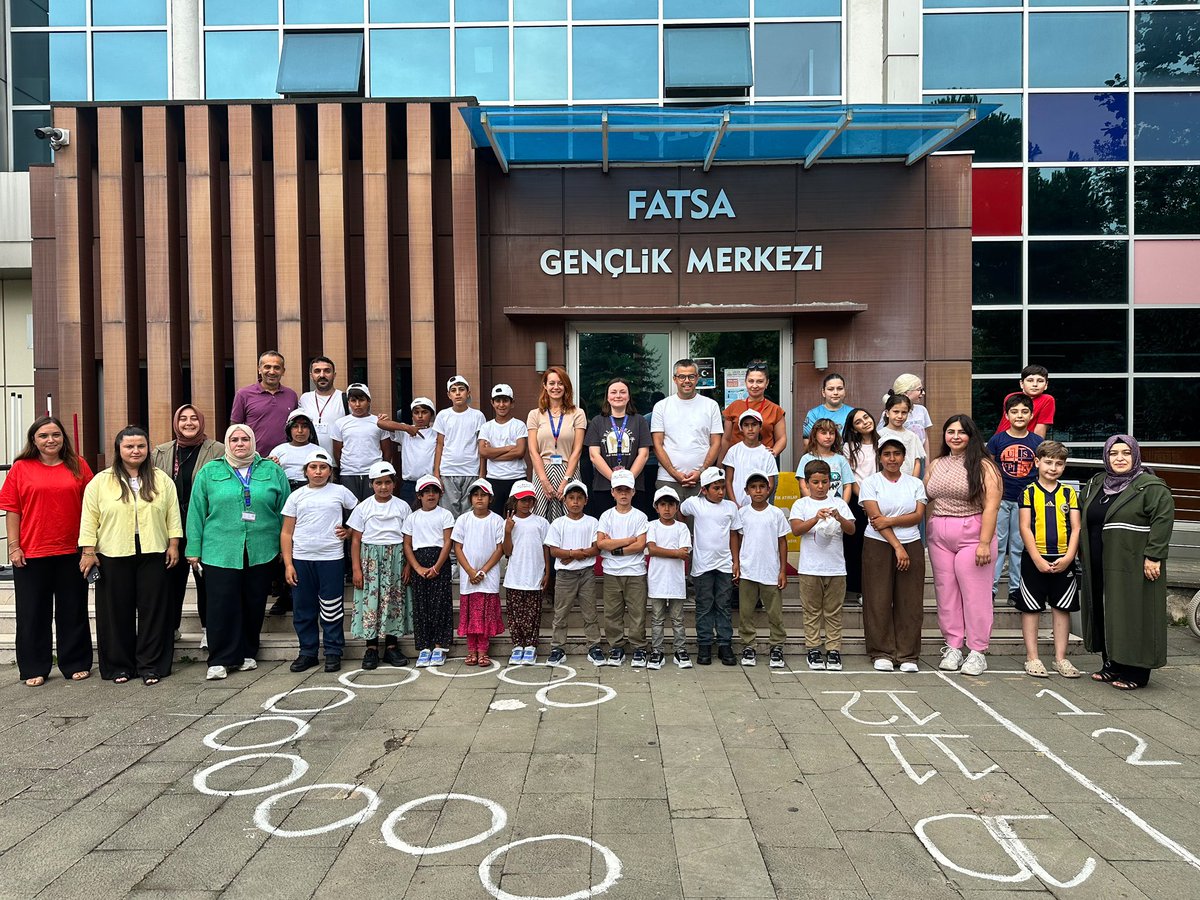 GSB_FatsaGM's tweet photo. METİP öğrencilerimizi Gençlik Merkezimizde ağırladık. 💙 Gençlik Merkezimizi ve birbirinden farklı atölyelerimizi tanıtarak gençlerimizin merkezimizde keyifli vakit geçirmelerini sağladık.

Bolca eğlence, hareket ve güzel anılarla dolu keyifli bir gün geçirdik! 🌟 https://t.co/seNpMJVapj