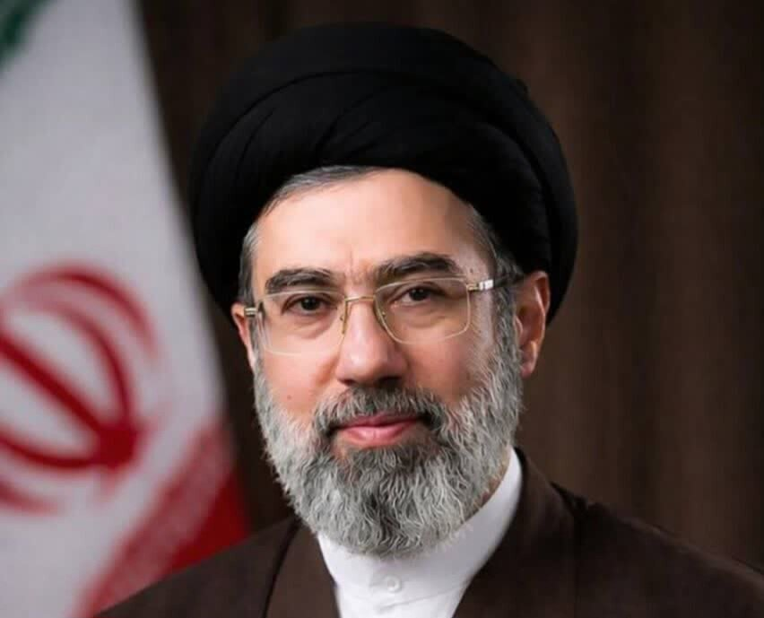 smksh97's tweet photo. امام آیت‌الله سید مجتبی خامنه‌ای:
قطعاً همچنان از اهرم مسدود کردن تنگه هرمز باید استفاده شود.  
۱۴۰۴/۱۲/۲۱ https://t.co/Qx3JGnc8DO