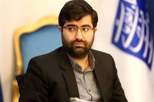 tanha_1358's tweet photo. آقای #سقاب_اصفهانی فرمودن که از هر دو حناح سیاسی قاچاقچیان سوخت در حال دزدی از بیت‌المال هستن؛
خوب تا اینجاش دمت گرم انقدر شجاعت داری.
حالا یا باید اسماشونو بگی و این باند کثافت رو افشا کنی، یا اینکه مثل سلف خودتون #احمدینژادبازی دربیاری
الان وقت سنجش #غیرت شماست https://t.co/fwR7eugHc4
