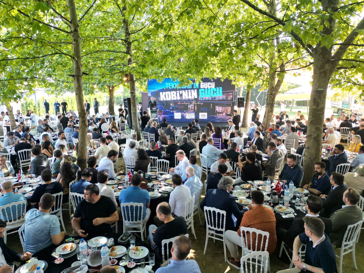 ibrahim_Burkay's tweet photo. ASKON Bursa Şubesi ev sahipliğinde düzenlenen “Milli Kalkınmanın Güçlü Buluşmaları” programında kıymetli iş dünyası temsilcilerimizle bir araya geldik. Bursa’mızın üretim, ticaret ve ihracat kapasitesini daha da güçlendirecek 2030 Vizyonu hedeflerimizi, projelerimizi ve şehrimizin geleceğine dair yol haritamızı paylaştık.

Bursa Ticaret ve Sanayi Odası çatısı altında hayata geçirdiğimiz projelerimizin en güçlü destekçilerinden ASKON ile ortak akıl ve iş birliği içerisinde, şehrimiz ve ülkemiz için değer üretmeye devam edeceğiz. Nazik ev sahiplikleri ve destekleri için değerli kardeşim, ASKON Bursa Şube Başkanımız Emre Yıldız’a ve ASKON camiasına teşekkür ediyorum.