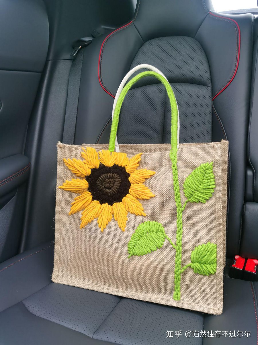lina25243305's tweet photo. Just finished this custom embroidered linen tote for my morning runs—painted the tiny sun myself, stitched the pocket for keys! Quick DIY win for lazy craft days https://t.co/kqb0F7TJ6M